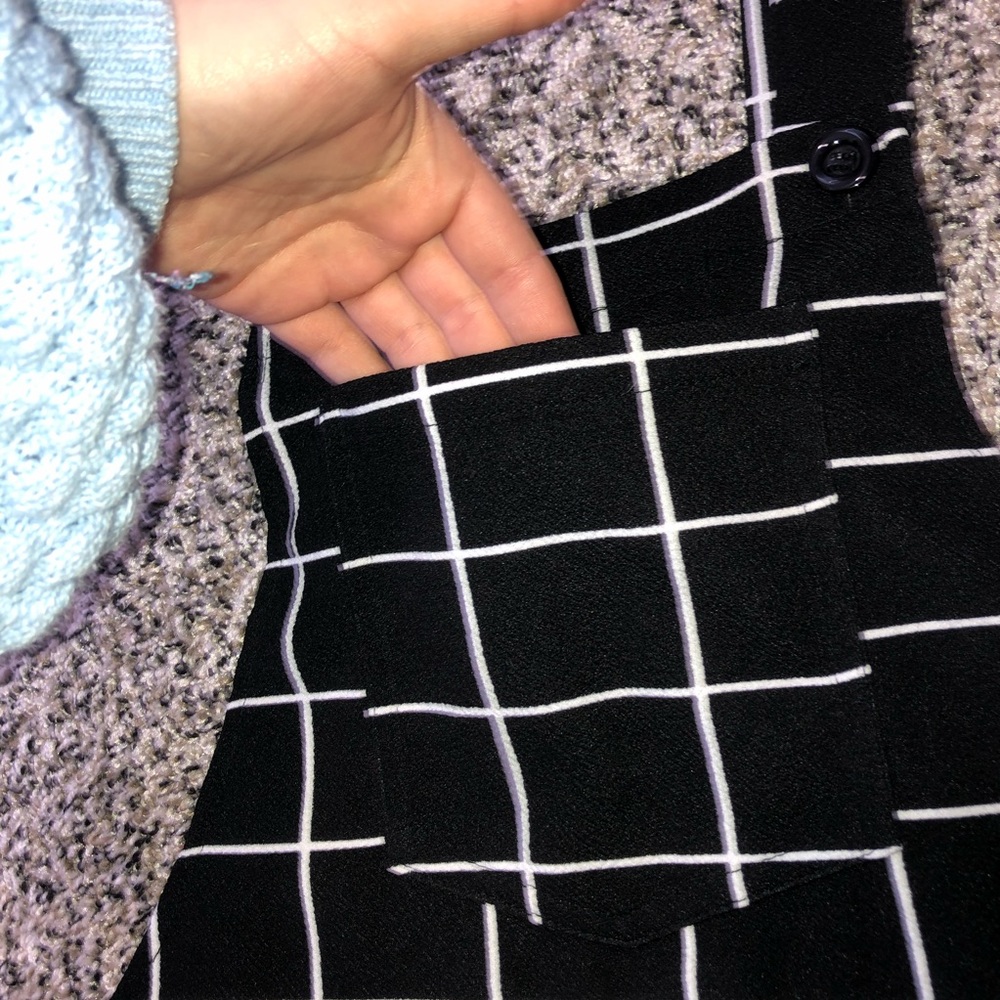 Black and White Grid Dress - Picture 4 of 4